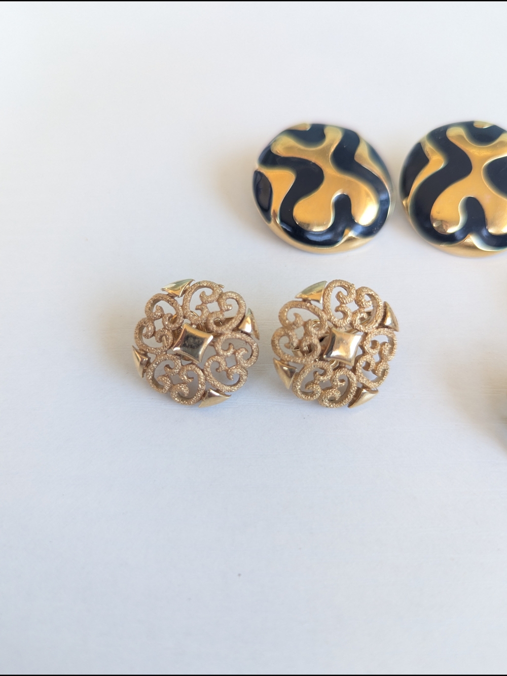 Round Black and Gold Statement Clip-On Earrings - Women Jewelry (Bundle) - Picture 2 of 8
